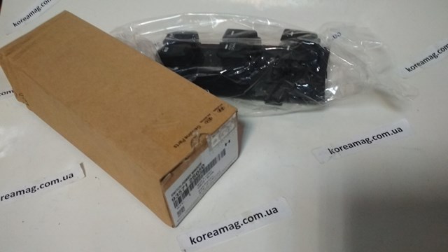 Кнопочный блок управления стеклоподъемником передний левый 935712S050 HYUNDAI