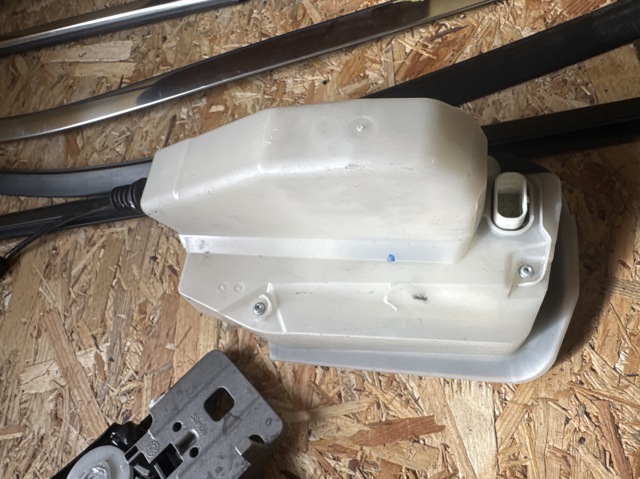 150067200B Tesla Model Замок водительской двери купить в Винница