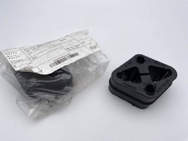 Подушки глушителя 18207589931 BMW