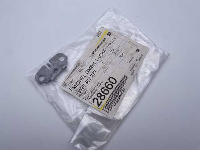 Левое крепление переднего бампера 8W0807277 VAG