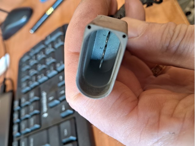 03G957147A Датчик положения распредвала купить Чернигов