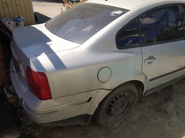 Дверка бензобака 3B0809857EGRU VAG