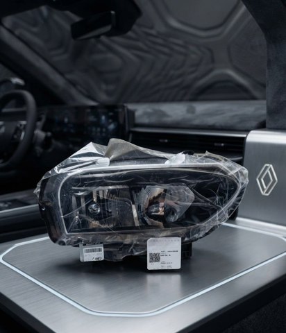 Вставка фары правой 260101001R RENAULT