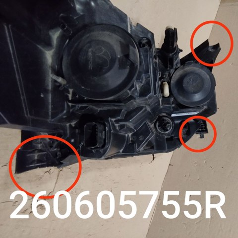 260605755R RENAULT Левая фара купить в Киев