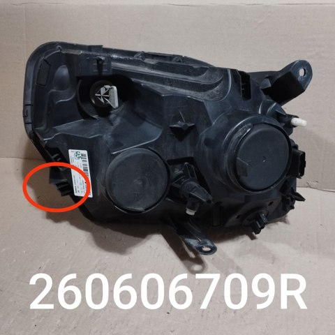 RENAULT 260606709R Левая фара в наличии Ужгород