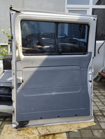 MERCEDES A6397302005 Дверь боковая (сдвижная) правая в наличии Киев