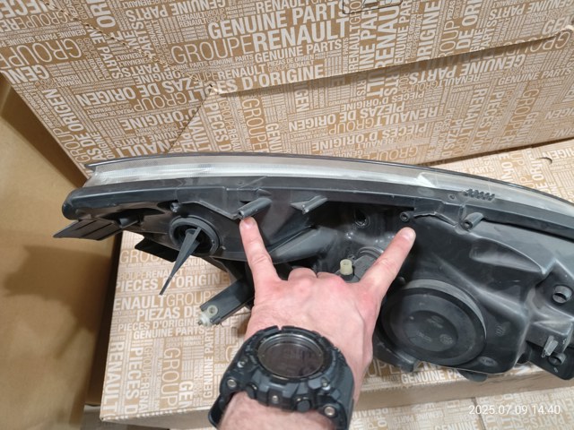 7701056127 RENAULT Фара левая купить в Львов