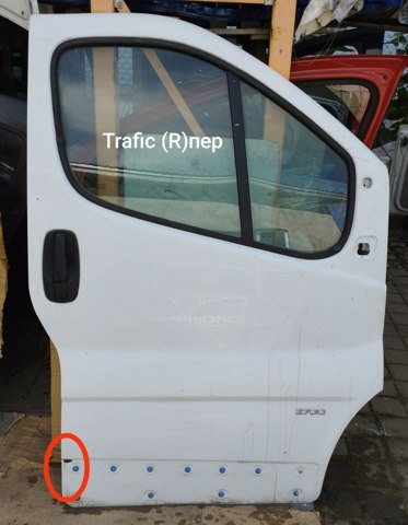 Пассажирская передняя дверь 7751478601 RENAULT