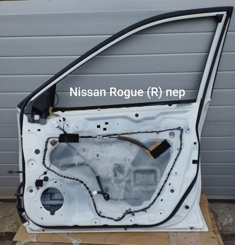 NISSAN 801006FL0A Дверь передняя правая в наличии Кривой Рог