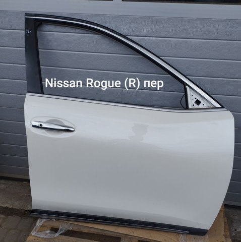 Пассажирская передняя дверь 801006FL0A NISSAN