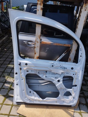 801015880R RENAULT Дверь передняя левая купить в Хмельницкий