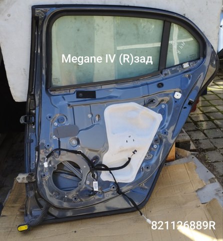 RENAULT 821001172R Дверь задняя правая в наличии Черновцы