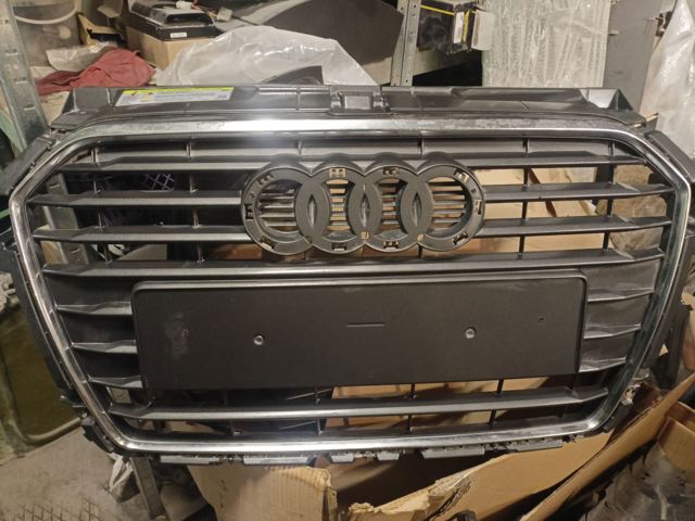 Облицовка радиатора 8XA853651B VAG
