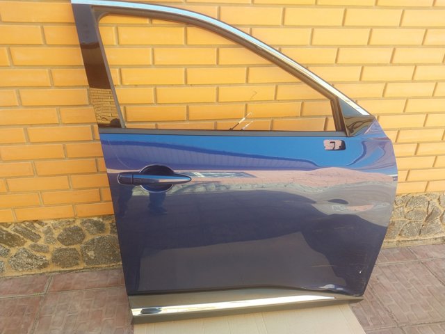 Пассажирская передняя дверь 801006RR0A NISSAN