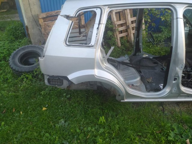 Боковая часть задняя правая 1207262 FORD