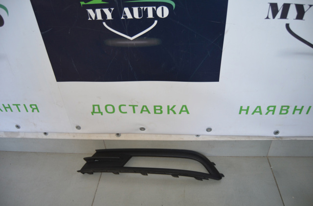 Решетка бампера, левая 3G0853665 VAG