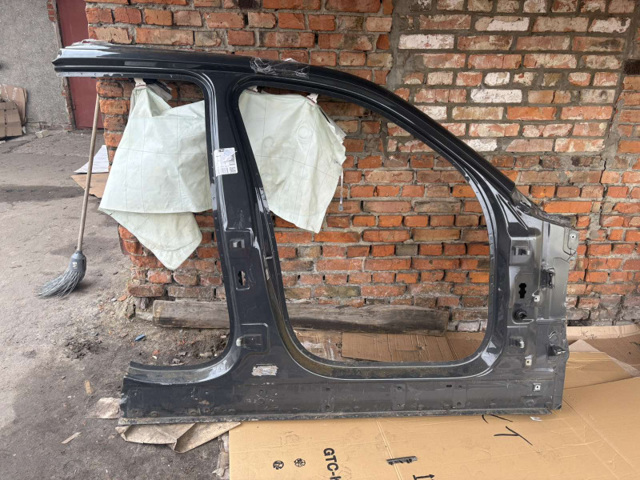 Проем передней правой двери 41007955060 BMW