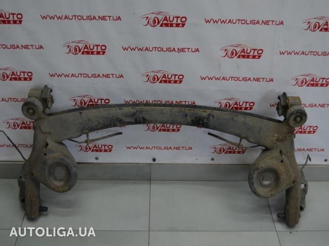 Балка задней подвески (подрамник) 4211044090 Toyota