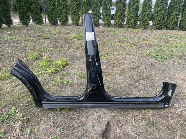 TOYOTA 6131142040 Стойка кузова центральная правая в наличии Ужгород