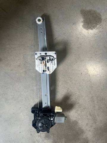  Механизм стеклоподъемника правой задней двери FT4Z5827008C FORD