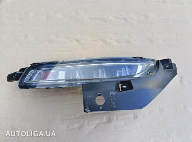 Ходовые огни, правый GD9Z13200E FORD