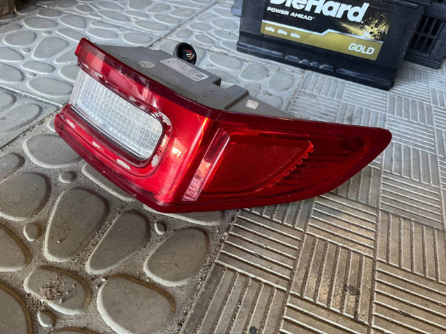Задняя правая фара GD9Z13404G FORD