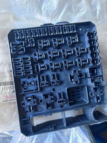 Коробка предохранителей 8565A111 MITSUBISHI