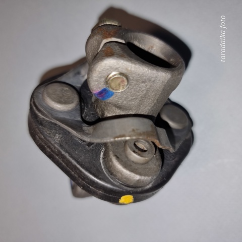 Карданчик вала рулевой колонки, нижний 520689 GM