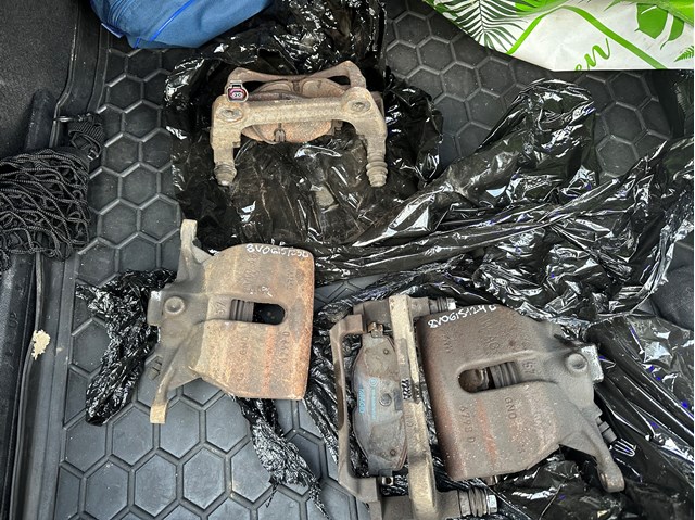 VAG 8V0615125A Скоба суппорта в наличии Павлоград