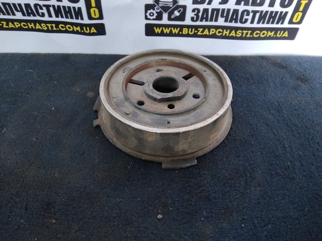 VAG 038109239D Фланец шестерни распредвала в наличии Львов