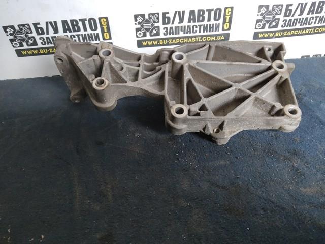 03G903143A Кронштейн генератора купить Полтава