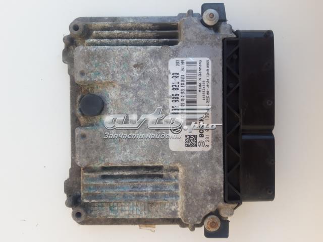 ЭБУ двигателем 03G906021RQ VAG