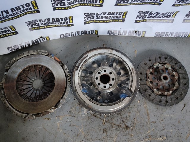 Демпферный маховик 074105266B VAG