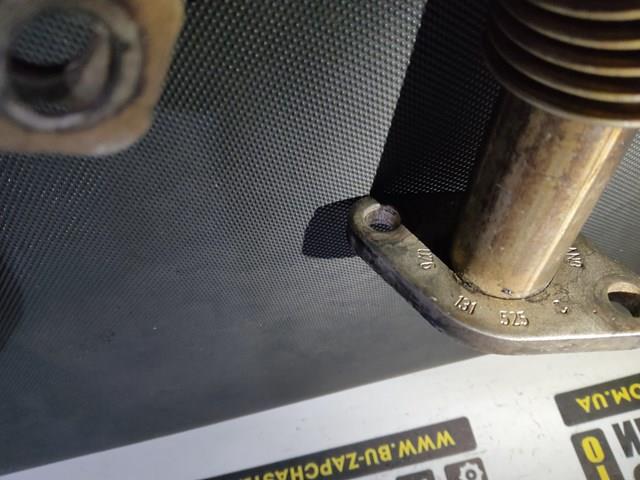VAG 076131525C Патрубок системы рециркуляции отработавших газов EGR в наличии Хмельницкий