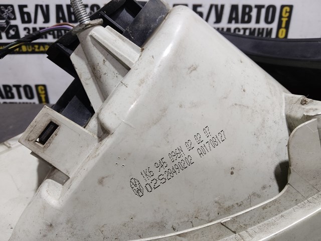 Задний правый внешний фонарь 1K6945096N VAG