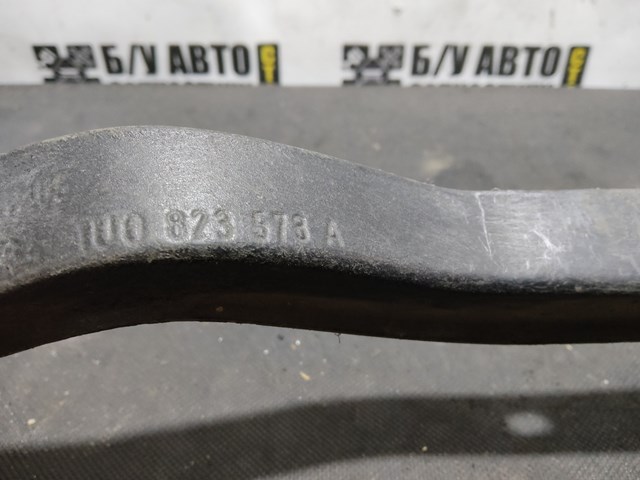 Кронштейн решетки радиатора 1U0823573A VAG