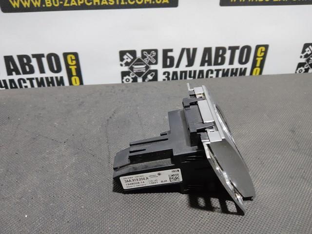 Часы салонные 3AA919204A VAG