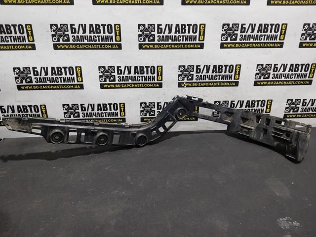 Направляющая заднего бампера, правая 3AF807394 VAG