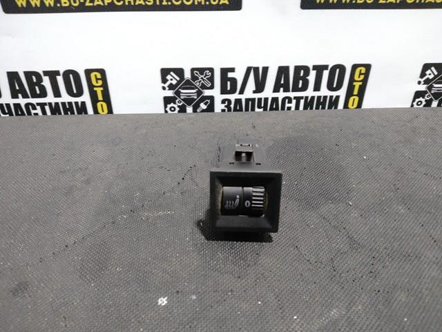 Кнопка включения обогрева сиденья 7E0963563 VAG