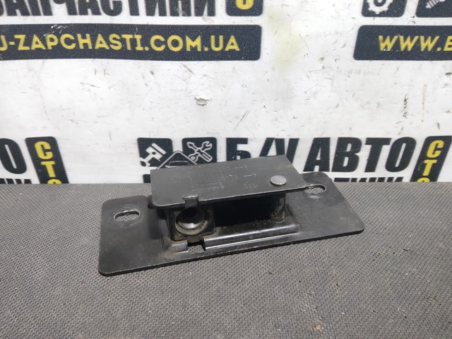 Замок задней правой распашной двери, верхний 91166044 GM