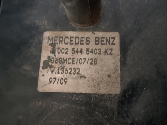 Правый стоп A0025445403 MERCEDES