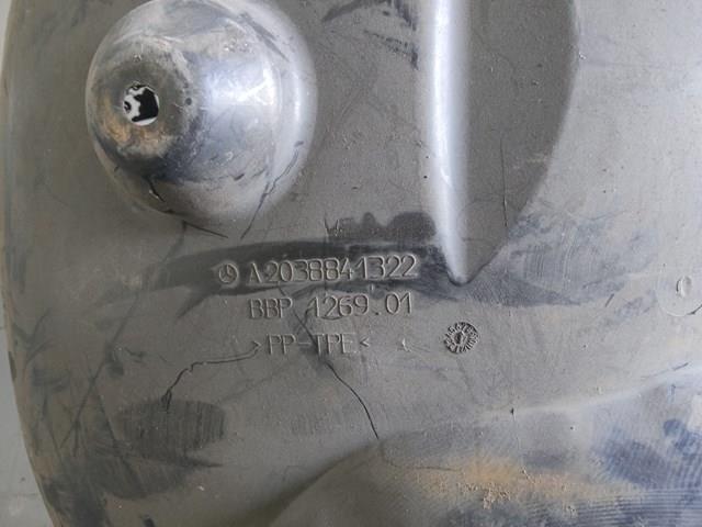 Подкрылок крыла переднего левый передний A2038841322 MERCEDES