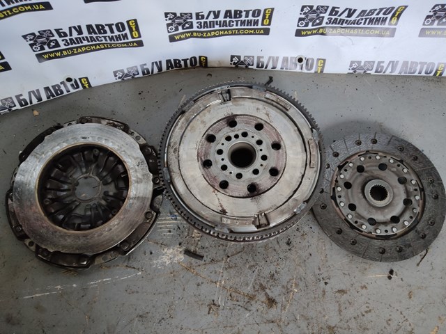 MERCEDES A6400303005 Маховик двигателя в наличии Ирпень
