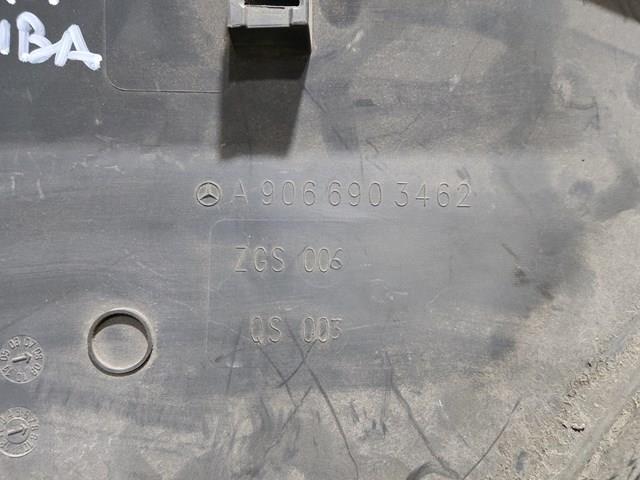 Накладка заднего левого крыла A9066903462 MERCEDES