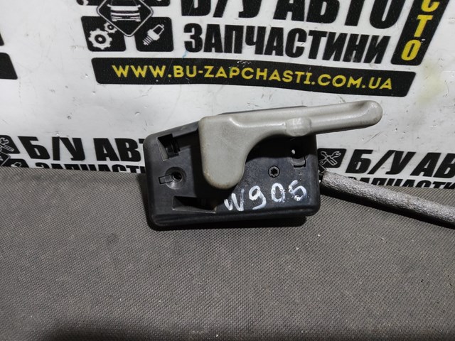 Ручка задней (распашной) двери, левая внутренняя A9067400188 MERCEDES