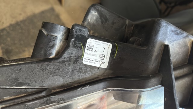 Противотуманка левая 107739100F Tesla Model