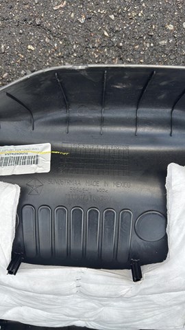 Обивка багажника 5UN06DX9AC CHRYSLER