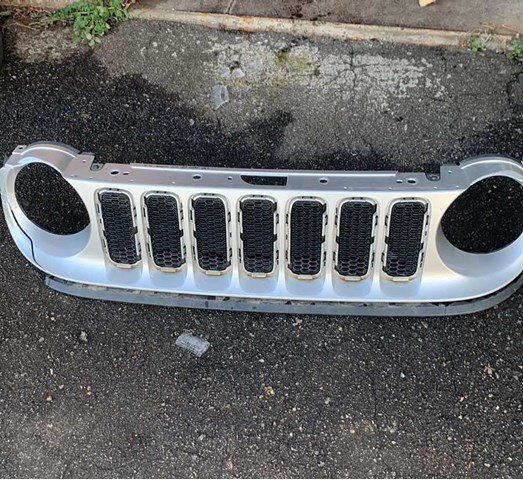 Облицовка радиатора 5XB15LS1AA CHRYSLER