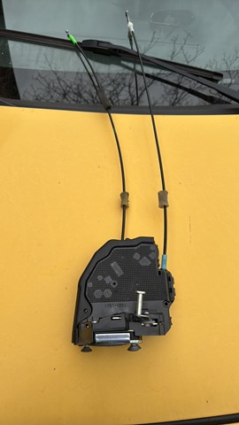 Замок задней двери, правой 6905042021 TOYOTA