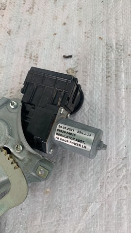 Механизм стеклоподъемника водительской двери 69820F4010 TOYOTA